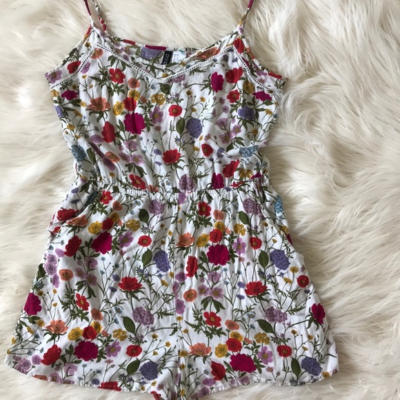 H&M Other - FLORAL PRINT ROMPER